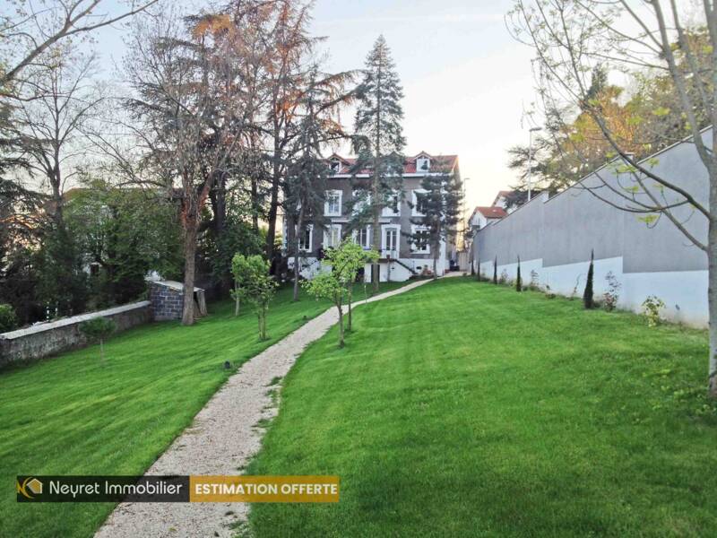 Maison à vendre, 320m², SAINT PRIEST EN JAREZ