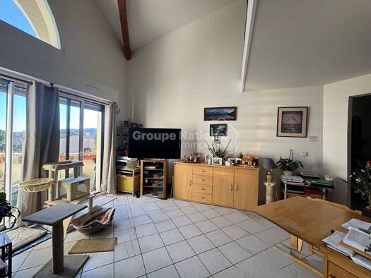 Duplex à vendre 149 900 € 2 pièces 1 chambre 69,52 m² Étage 2/2 Centre Ville Guilherand-Granges 07500