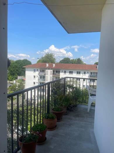 Appartement à louer 1 068 € 3 pièces 2 chambres 75 m² 5ème étage Saint Léon-Marracq Bayonne 64100