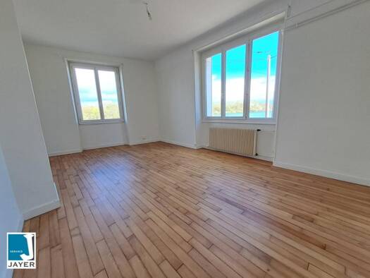 Appartement à louer 610 € 2 pièces 1 chambre 60 m² RDC/2 Cortelin-Le Bourg-Taisey Saint-Rémy 71100