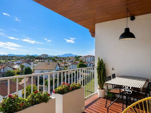 Appartement à vendre 699 000 € 3 pièces 2 chambres 82 m² Étage 7/7 Saint Martin-Cité des Fleurs Biarritz 64200