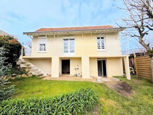 Maison à louer 1 490 € 4 pièces 3 chambres 74 m² 358 m² de terrain Plateau de la Heve Sainte-Adresse 76310