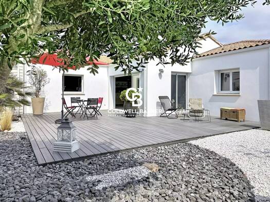 Maison de plain-pied à vendre 648 000 € 5 pièces 3 chambres 131 m² 505 m² de terrain Le Littoral Les Sables-d'Olonne 85100
