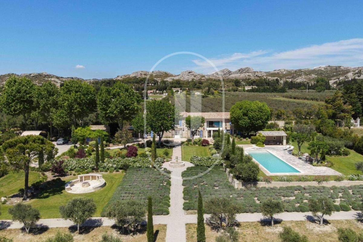 Maison à vendre, 320m², MAUSSANE LES ALPILLES