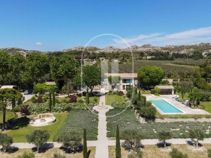 Maison à vendre, 320m², MAUSSANE LES ALPILLES