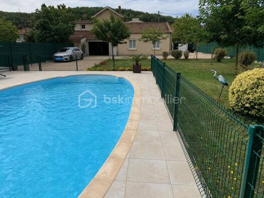 Maison à vendre 274 000 € 5 pièces 3 chambres 117 m² 1 048 m² de terrain Lalinde 24150