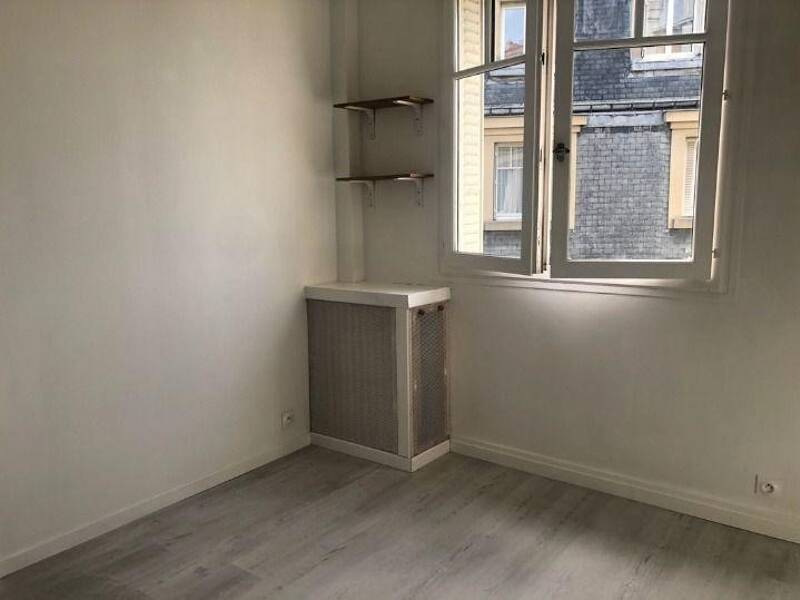 Maison à louer, 20m², PARIS 18E