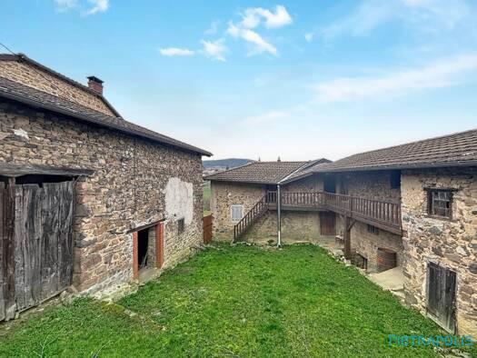 Maison à vendre 179 000 € 7 pièces 1 chambre 172 m² 2 362 m² de terrain Saint-Just-d'Avray 69870