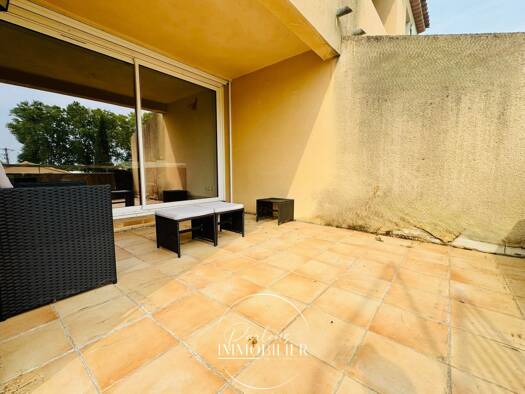 Appartement à vendre 222 600 € 2 pièces 1 chambre 40 m² 1er étage St Cannat 13760