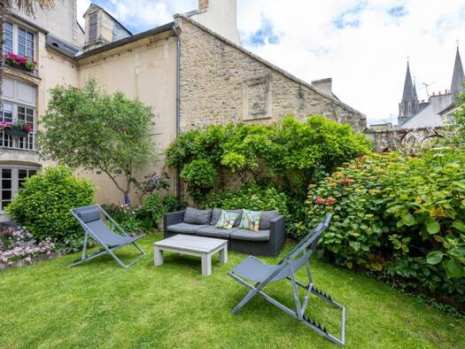 Demeure à vendre 1 399 000 € 8 pièces 7 chambres 300 m² 293 m² de terrain Bayeux 14400