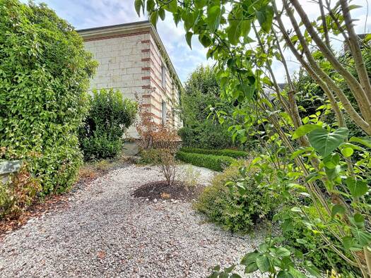 Maison à vendre 229 500 € 5 pièces 4 chambres 139 m² 335 m² de terrain Loir en Vallée 72340
