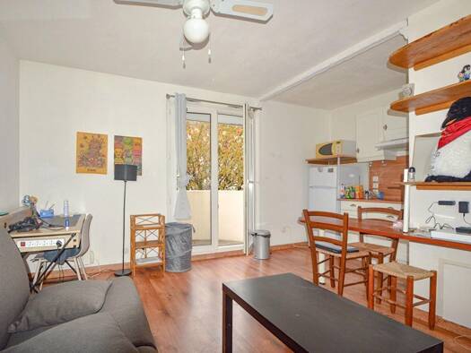 Appartement à louer 415 € 1 pièce 21,1 m² 1er étage dès le 15/05/2026 Le Hameau Pau 64000