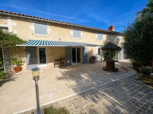 Maison à vendre 239 000 € 7 pièces 4 chambres 167,09 m² Angliers 86330
