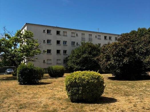 Appartement à vendre 199 000 € 3 pièces 2 chambres 46 m² Étage 1/4 Le Blanc-Mesnil 93150