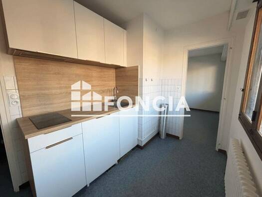 Appartement à louer 665 € 2 pièces 1 chambre 41,57 m² 2ème étage Centre La Roche-sur-Foron 74800