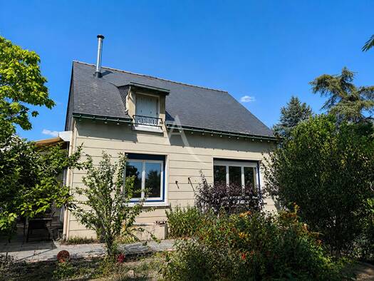 Maison à vendre 156 300 € 4 pièces 3 chambres 71 m² 900 m² de terrain Segré-en-Anjou Bleu 49500