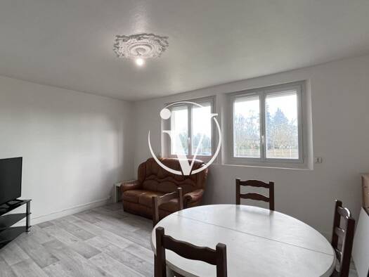 Appartement à louer 690 € 3 pièces 2 chambres 60,1 m² RDC/4 Georges Clemenceau Vendôme 41100