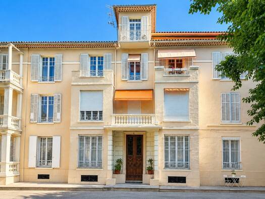 Appartement à vendre 715 000 € 4 pièces 3 chambres 110 m² Étage 1/2 Toulon 83000