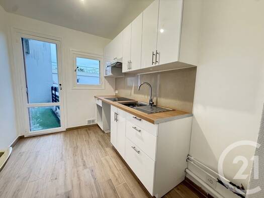 Appartement à louer 1 089 € 3 pièces 2 chambres 64,4 m² 3ème étage Gif-sur-Yvette 91190