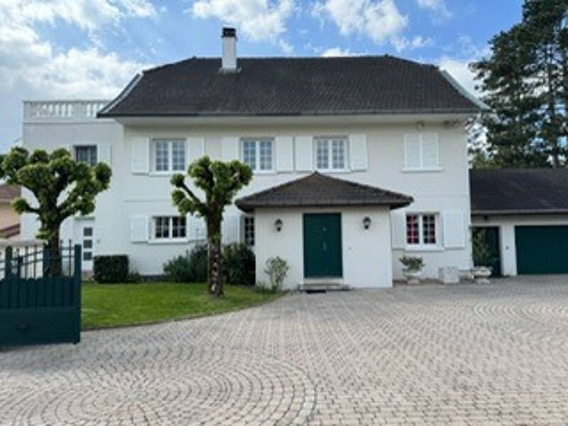Maison à louer, 330m², SAINT GENIS POUILLY