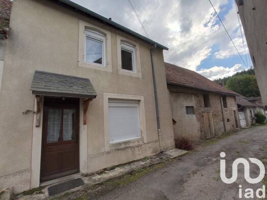 Maison à vendre 78 000 € 5 pièces 4 chambres 111 m² 1 237 m² de terrain Lucenay-l'Évêque 71540