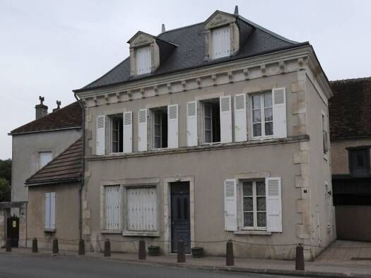 Appartement à louer 544 € 3 pièces 2 chambres 77,5 m² 1er étage Badecon-le-Pin 36200