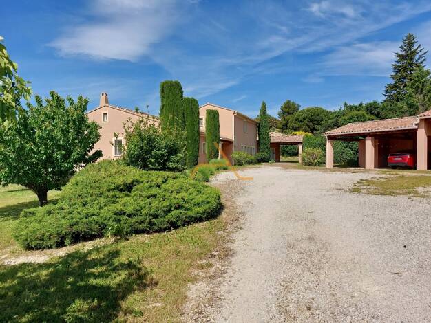 Villa à vendre 556 000 € 7 pièces 4 chambres 178 m² 4 703 m² de terrain Le Pegue 26770