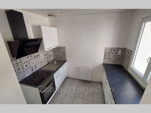 Appartement à vendre 280 000 € 4 pièces 3 chambres 135 m² RDC/2 Milhaud 30540