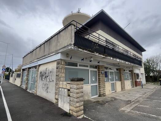 Local commercial à louer 3 000 € 127 m² de surface de vente Ascott-Village Ouest-Le Verger Roissy-en-Brie 77680