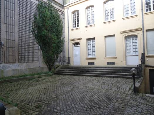 Appartement à louer 720 € 4 pièces 3 chambres 81 m² 2ème étage Nevers 58000