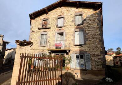 Immeuble à vendre 126 200 € 290 m² Chauriat 63117