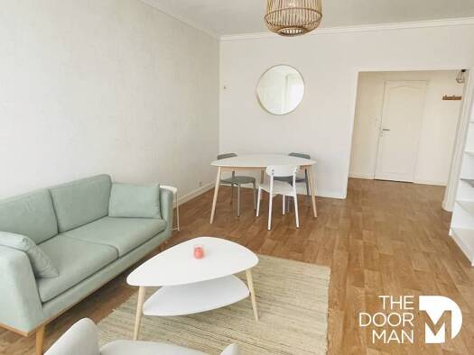Appartement à vendre 171 600 € 5 pièces 3 chambres 82 m² 4ème étage Pillerie-Bootz Laval 53000