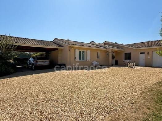 Maison de plain-pied à vendre 293 000 € 6 pièces 4 chambres 145 m² 7 414 m² de terrain Nord Montpon-Ménestérol 24700