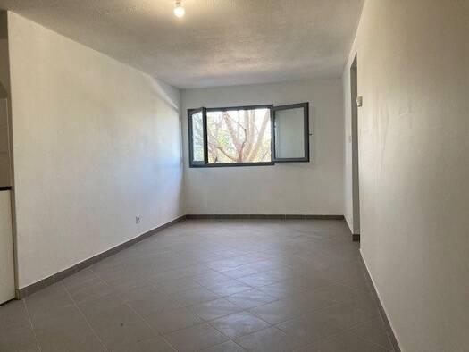 Appartement à louer 760 € 2 pièces 1 chambre 38 m² Étage 1/1 Aimargues 30470
