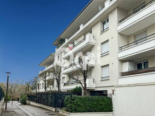 Appartement à vendre 94 300 € 1 pièce 22,9 m² Étage 3/4 Inter Marche Mantes-la-Jolie 78200