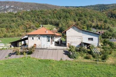 Maison à vendre 349 000 € 6 pièces 3 chambres 103,5 m² 1 317 m² de terrain Serrières-en-Chautagne 73310