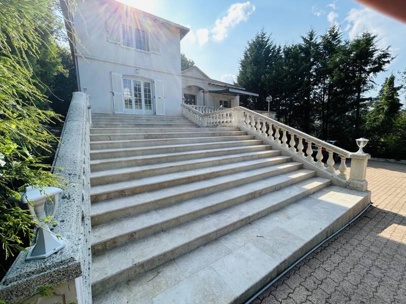 Maison à vendre, 590m², SAINT ETIENNE