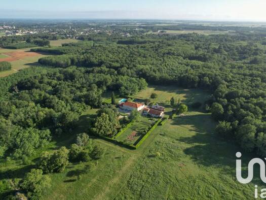 Demeure à vendre 1 500 000 € 15 pièces 7 chambres 460 m² 145 797 m² de terrain Lesparre-Médoc 33340
