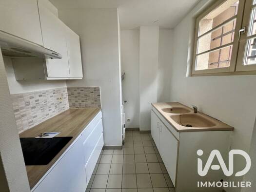 Appartement à vendre 67 000 € 2 pièces 1 chambre 43 m² RDC/4 Cathédrale Troyes 10000