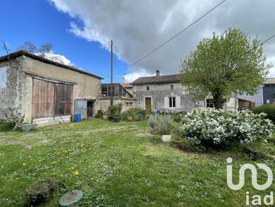 Maison à vendre 62 640 € 3 pièces 1 chambre 67 m² 6 556 m² de terrain La Chapelle-Pouilloux 79190