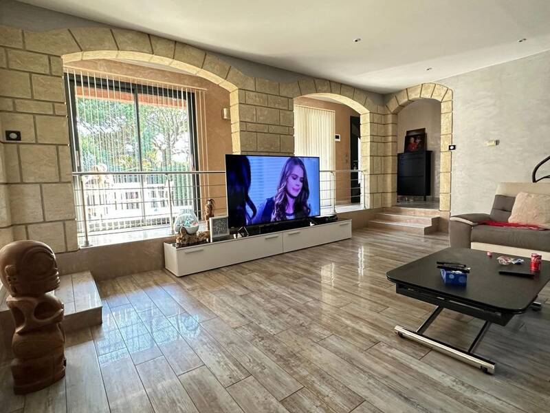 Maison à vendre, 200m², SAINT VICTORET