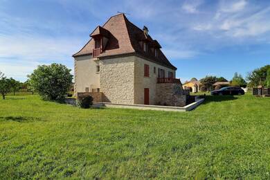 Maison à vendre 185 000 € 8 pièces 5 chambres 213 m² 6 830 m² de terrain Nord Montpon Menesterol 24700