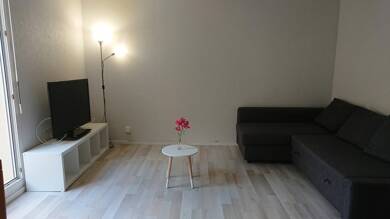 Appartement à louer 780 € 1 pièce 30 m² Champs de Villars Achères 78260
