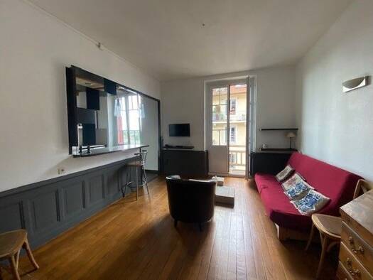 Appartement à louer 1 195 € 3 pièces 1 chambre 61,6 m² Étage 4/1 Centre Annemasse 74100