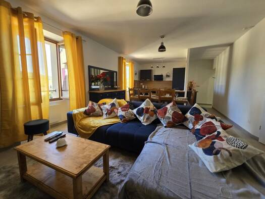 Appartement à louer 1 400 € 4 pièces 3 chambres 114 m² Bras 83149