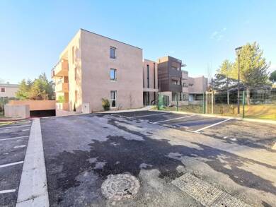 Garage/Stationnement à louer 60 € 10 m² Charbonnières-Montagnié Villeneuve-Lès-Avignon 30400