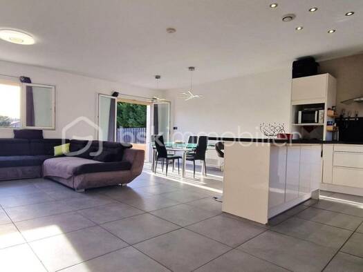 Maison à vendre 650 000 € 8 pièces 6 chambres 194 m² 1 053 m² de terrain Palisses-Tuileries-Montfort-Belledonne Crolles 38920