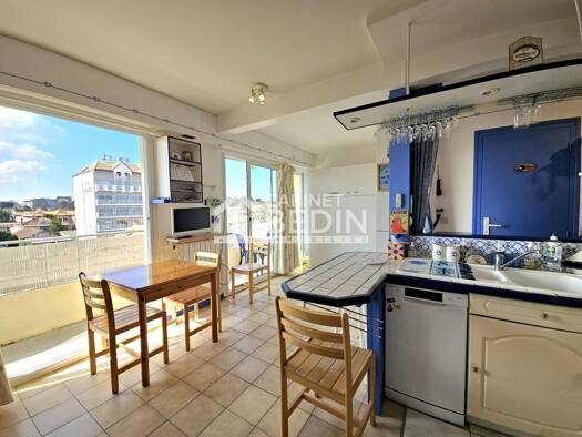 Appartement à vendre 192 000 € 1 pièce 26,5 m² Étage 3/4 Aiguillon Arcachon 33120