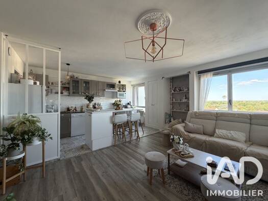 Appartement à vendre 160 000 € 4 pièces 3 chambres 83 m² Étage 8/18 Bois et Forêt de Fontainebleau Dammarie-les-Lys 77190