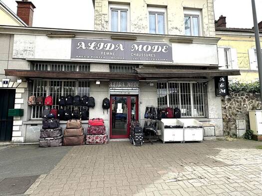 Boutique à louer 1 800 € 2 pièces 88 m² de surface de vente Saphir Longjumeau 91160